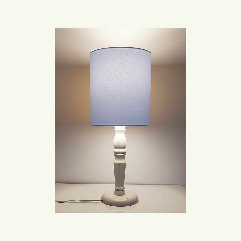 Luminária De Mesa Cúpula Tecido Cru Base Branco Provençal