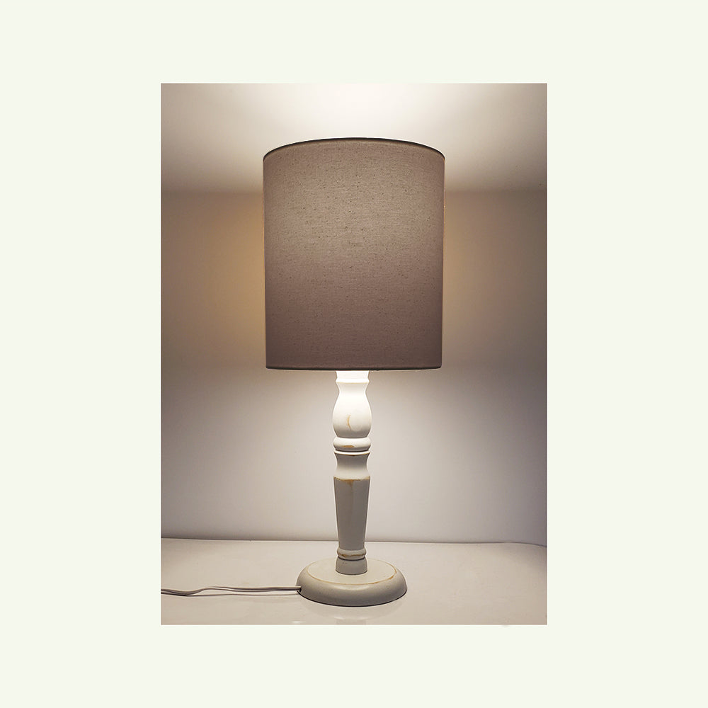 Luminária De Mesa Cúpula Tecido Cru Base Branco Provençal