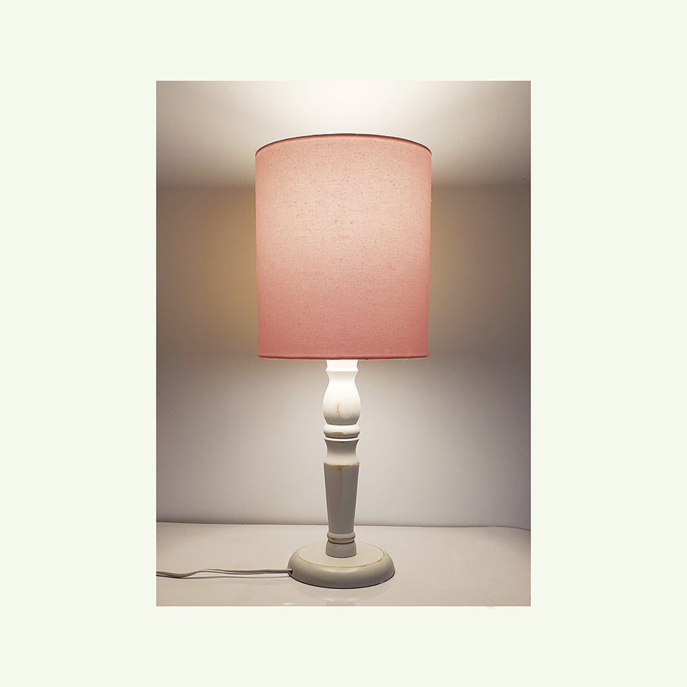 Luminária De Mesa Cúpula Tecido Cru Base Branco Provençal