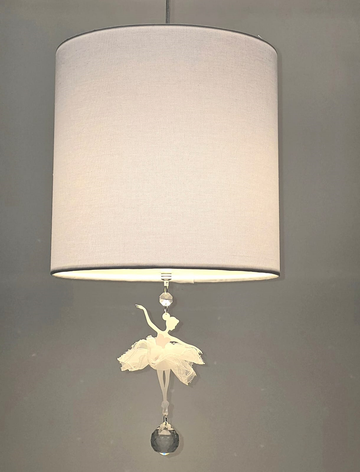 Lustre Pendente Bailarina 25x25 Quarto Infantil de Menina