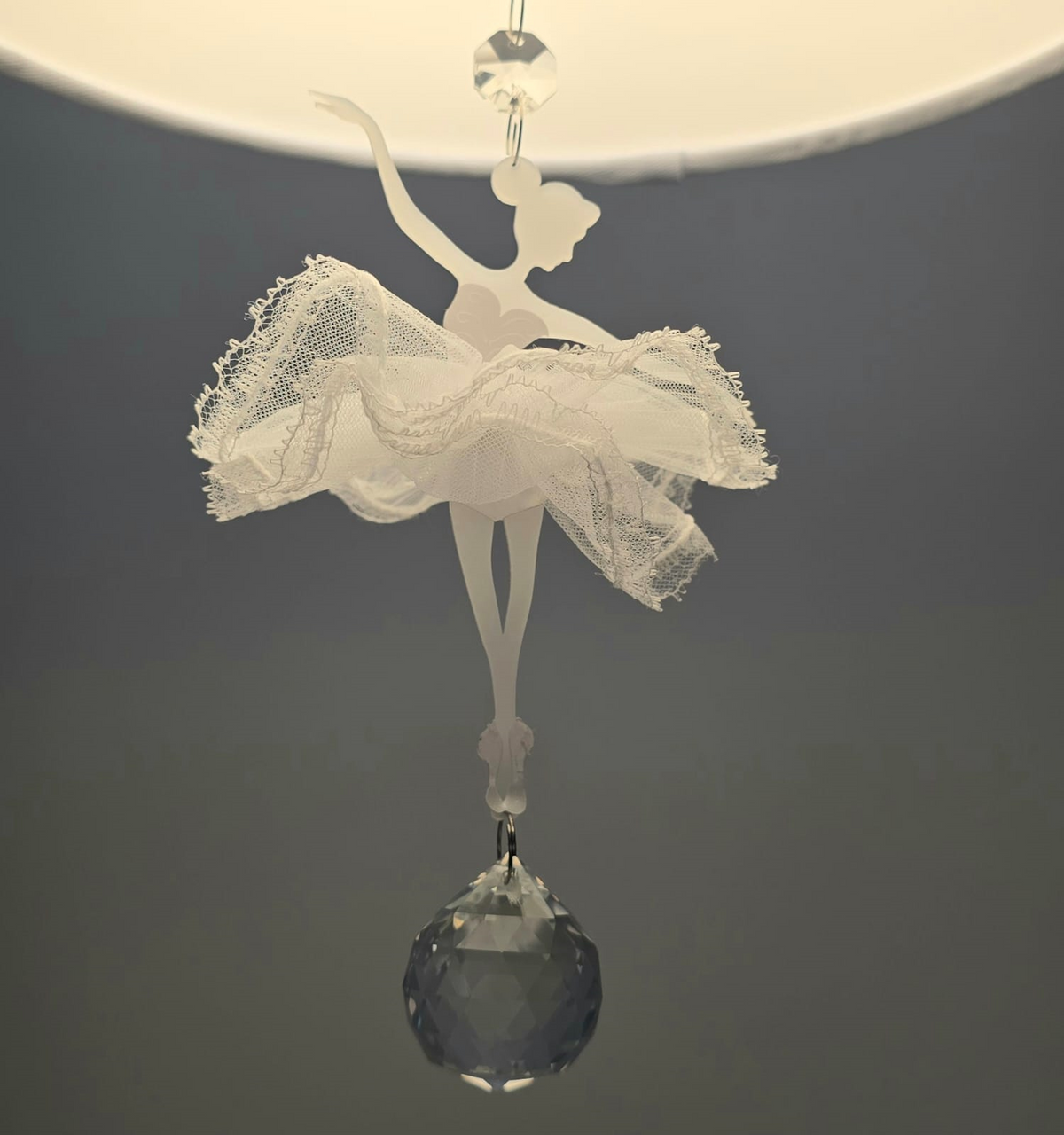 Lustre Pendente Bailarina 25x25 Quarto Infantil de Menina